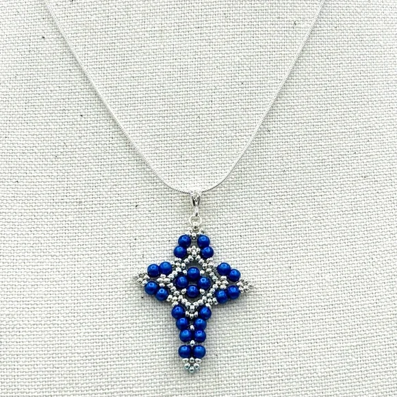 Hand Crafted Blue Pearl Cross Pendant Necklace - Picture 3 of 8